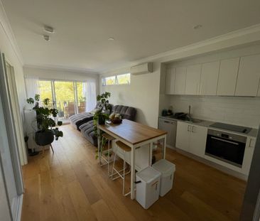 Kensington - Photo 1