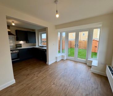 3 bedroom semi-detached house to rent - Photo 6