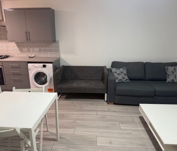 2 Bed Maisonette, Syon Park Close, NG2 - Photo 4