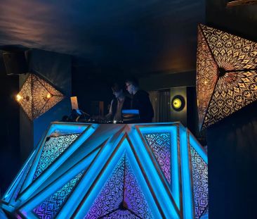 Deluxe Duo - Photo 4