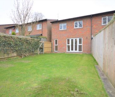 3 bedroom semi-detached house to rent - Photo 4