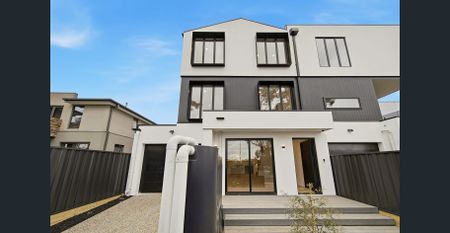 Spacious, Modern Living in a Convenient Moorabbin Location - Photo 5
