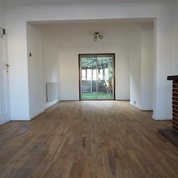 3 bedroom semi-detached house to rent - Photo 1