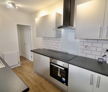 3 bedroom terraced house to rent - Photo 3