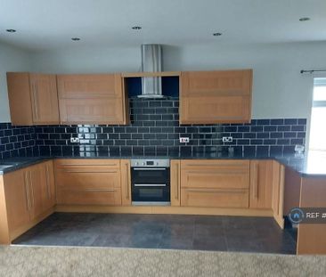 1 bedroom flat to rent - Photo 6