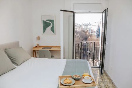 Ronda de Sant Pau, Barcelona, Catalonia 08015 - Photo 5