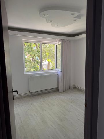 Apartament renovat 2 camere Mioritei - Photo 3