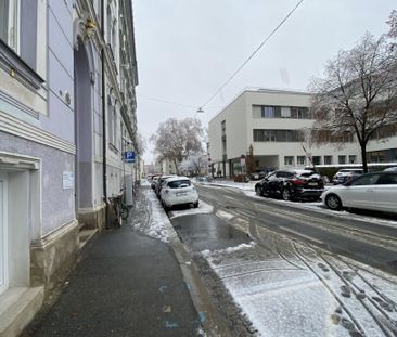 Provisionsfrei – Exklusive, wunderschöne 5-Zimmer-Altbauwohnung mit... - Foto 4