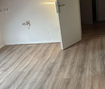 Dachgeschosswohnung (2,5 Zimmer) zu vermieten - Photo 3