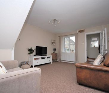 2 bedroom semi-detached house to rent - Photo 2