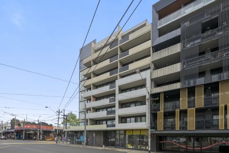 Stylish Apartment on the Edge of Thornbury - Photo 3