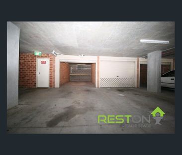 Extra Large Two Bedroom Apartment - Photo 2