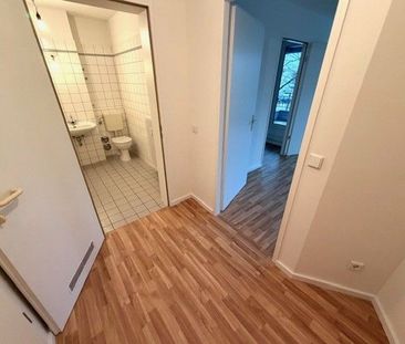 Einziehen und wohlfühlen - 2-Zimmer-Wohnung mit Balkon in Berlin-Pr... - Photo 3