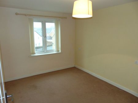 2 bed Apartment - To Let - Photo 3