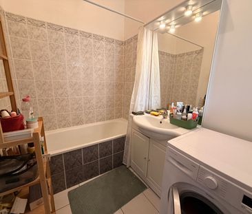 Location Appartement 2 pièces 47m² - Photo 5