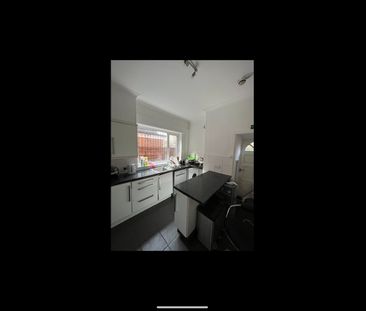 Room in a Shared House, Great Cheetham St West, M7 - Photo 4