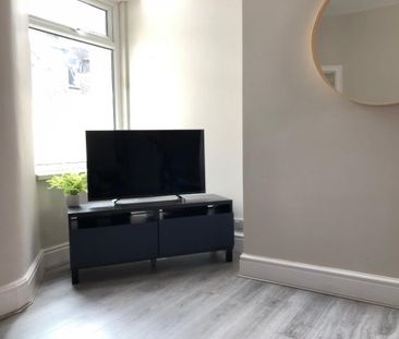 3 bedroom terraced house to rent - Photo 2