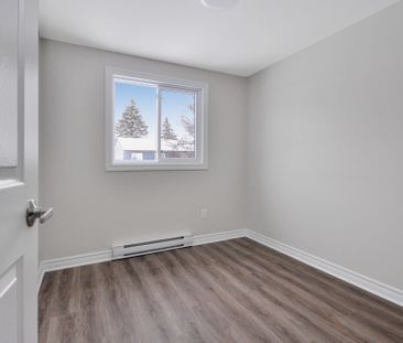 For Lease - 2976 Olympic Way Unit# 72, Blossom Park - Airport and A... - Photo 4