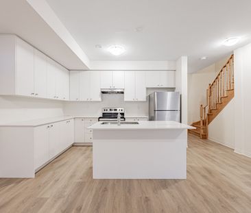 For Lease - 32 Emmas Way, Whitby, Ontario - Photo 4