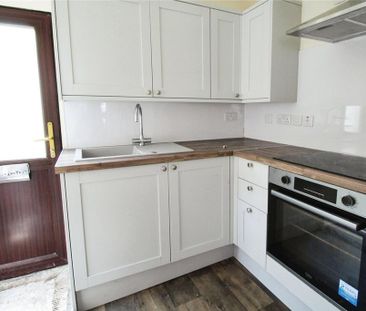 6 bedroom terraced house to rent - Photo 3