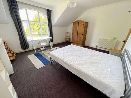 Queens Crescent, EX4 - Photo 5
