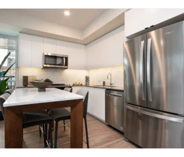 2475 Hurontario Street | 2475 Hurontario Street, Mississauga - Photo 1