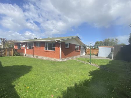 11 Fairbank Avenue, Stratford - Photo 5