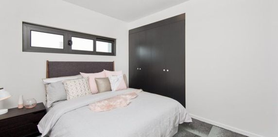 Modern two bedroom apartment - Photo 2