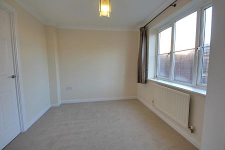 4 bedroom detached house to rent - Photo 5