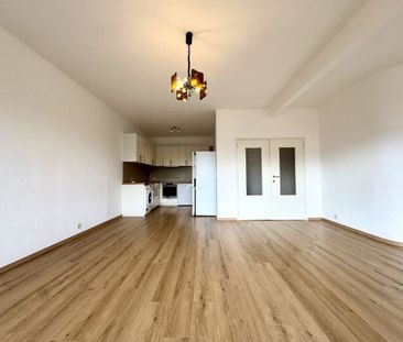 Appartement te huur in Elsene voor € 1.450 met 2 slaapkamers - Photo 3