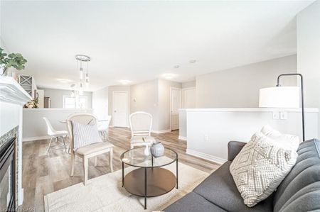 For Lease - 12 Shadetree Crescent Unit# 1, Hamilton, Ontario - Photo 2