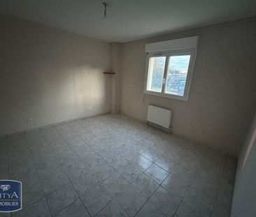 Location Appartement 5 pièces 109m² MEHUN SUR YEVRE 18500 - Photo 3