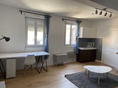Location Appartement 1 pièce 22m² CASTELNAUDARY 11400 - Photo 4