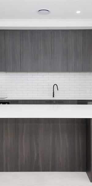 Brand New House - Huge Family design property - Photo 1