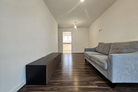 Tame Close - Photo 5