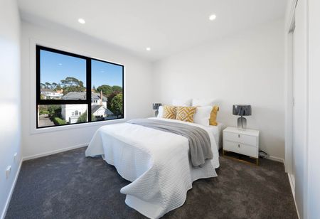 Luxuriously Appointed Corner Townhouse | Unbeatable Location - Photo 5