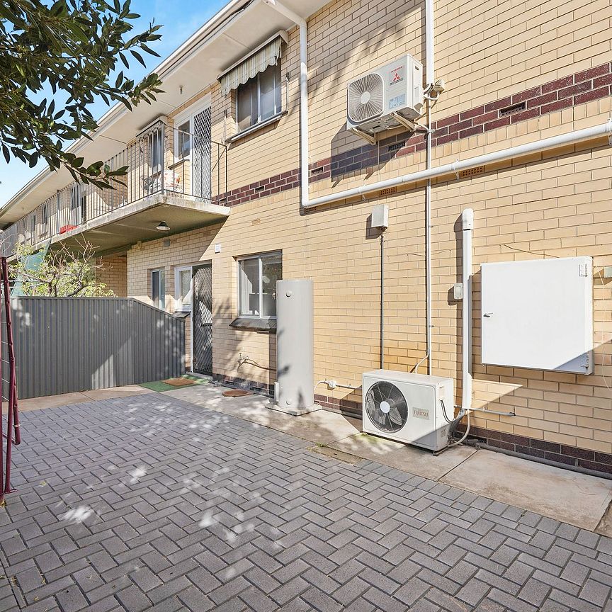 1/21 Cowper Road, Black Forest. - Photo 1