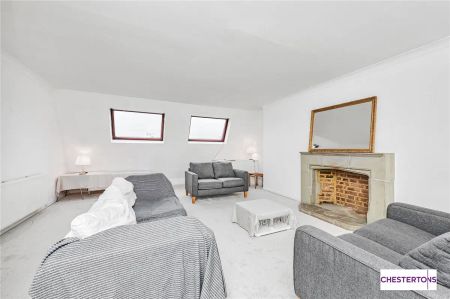 3 bedroom maisonette in London - Photo 4