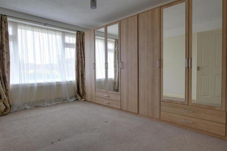 2 bedroom bungalow to rent - Photo 3