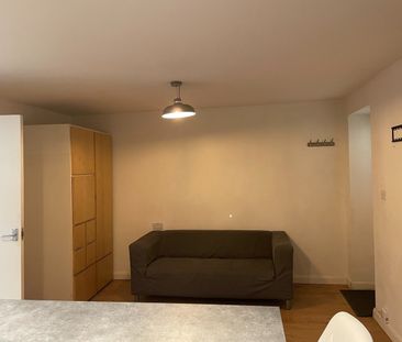 1 Bed Flat, Foxley Road, SW9 - Photo 2