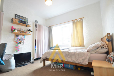 4 bedroom terraced house to rent - Photo 4