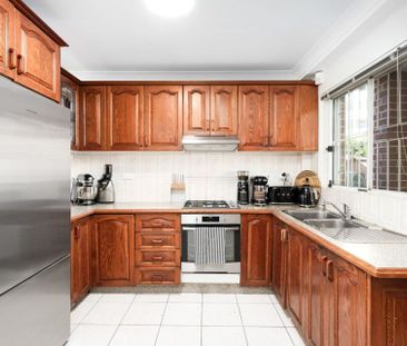 Stylish North-Facing Townhouse in Boutique Croydon Complex - Photo 2