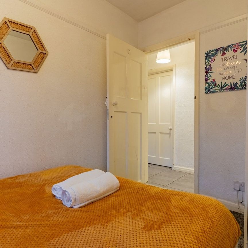 2 Bed Flat, Rawlins Street, B16 - Photo 1
