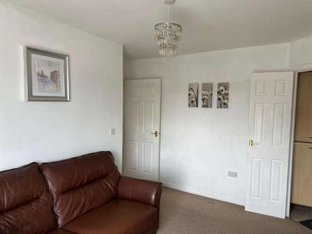 Apartment At Sandycroft Avenue, Manchester, M22 - Photo 2