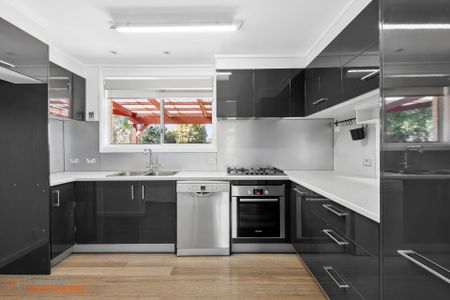 59 Bosworth Circuit, Kambah ACT 2902 - House For Rent | Domain - Photo 3