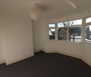 3 bedroom end of terrace house to rent - Photo 4