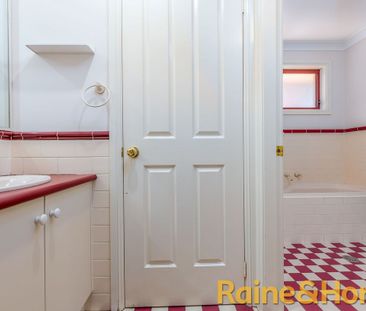 Three Bedroom Family Home - Photo 5