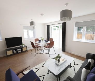4 bedroom end of terrace house to rent - Photo 1