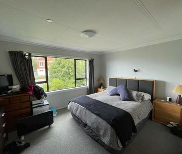 Elevated and sunny home in a great location - Photo 3