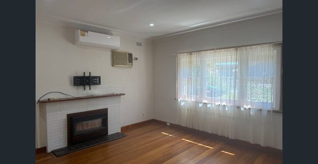 Charming Family Home in a Prime Glenroy Location - Photo 1